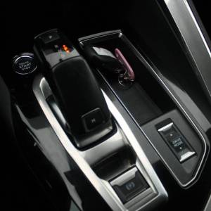 Peugeot 3008 1.5 HDi AUTOMATIK Allure *LED, NAVIGACIJA, KAMERA*