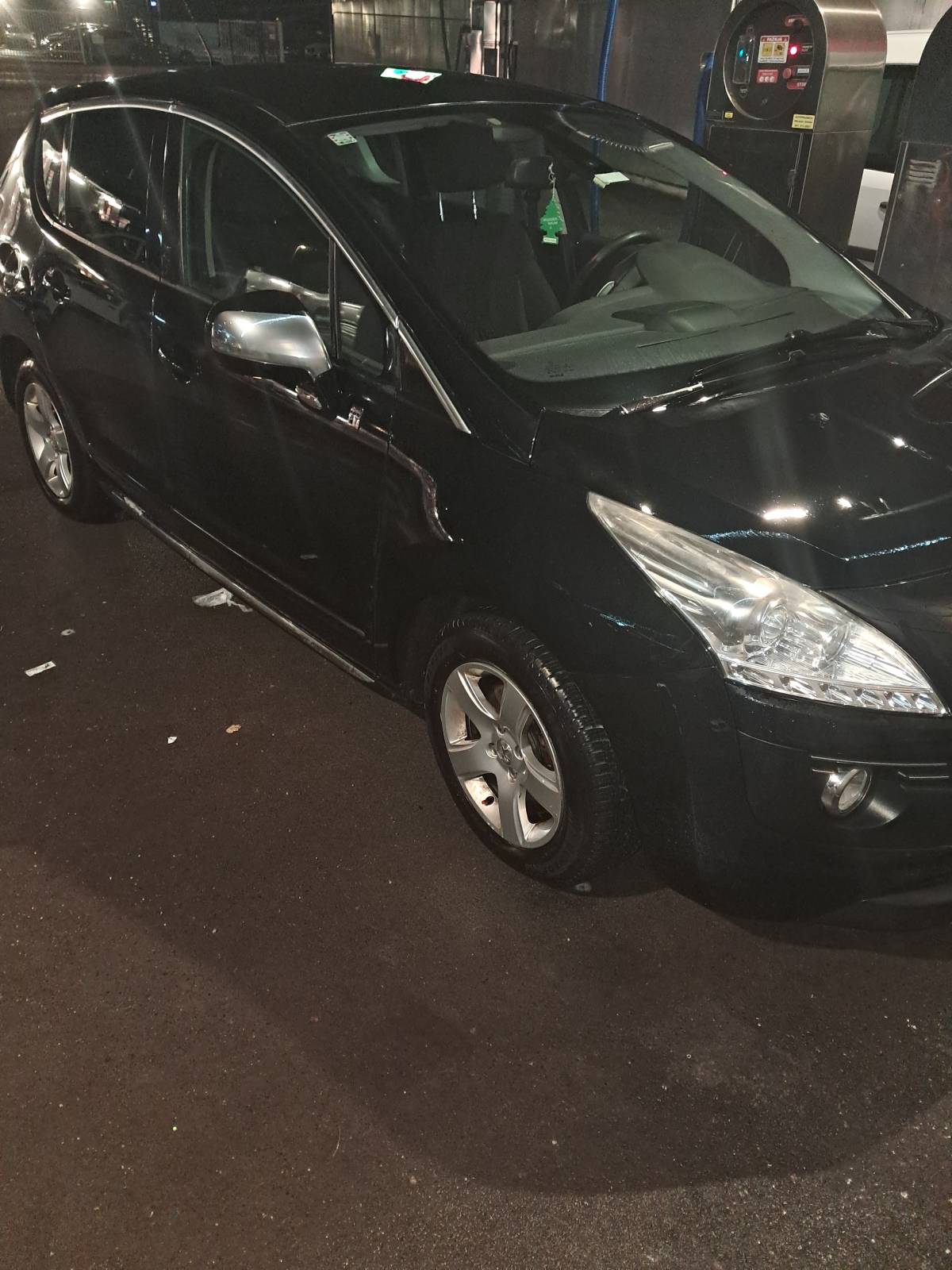 Peugeot 3008 2013. god - Automatski mjenjač, 4x4 pogonProdajem Peugeot