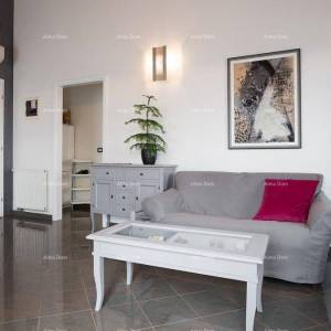 Pješčana Uvala Turističko mjesto na moru, blizina grada Pule. Ekskluzivna vila.