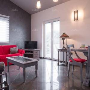 Pješčana Uvala Turističko mjesto na moru, blizina grada Pule. Ekskluzivna vila.