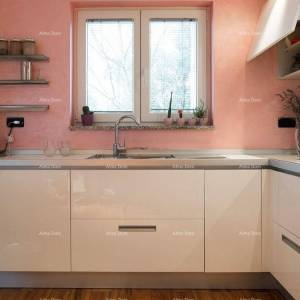 Pješčana Uvala Turističko mjesto na moru, blizina grada Pule. Ekskluzivna vila.