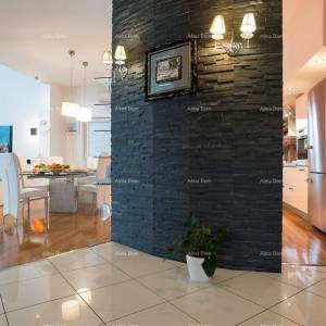 Pješčana Uvala Turističko mjesto na moru, blizina grada Pule. Ekskluzivna vila.