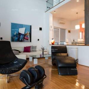 Pješčana Uvala Turističko mjesto na moru, blizina grada Pule. Ekskluzivna vila.