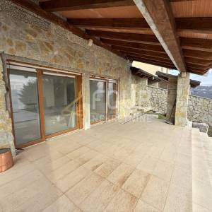 Poljane, samostojeća kuća s bazen, 300m2