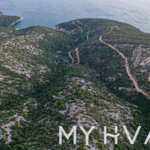 Poljoprivredno zemljište u blizini uvale Medvidina #2