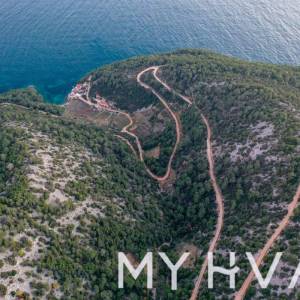 Poljoprivredno zemljište u blizini uvale Medvidina #1