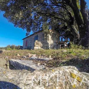 Poljoprivredno Zemljište sa Kućicom i Pogledom na More