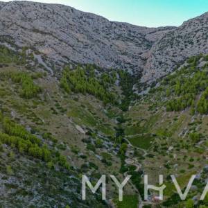 Poljoprivredno zemljište iznad Ivan Dolca