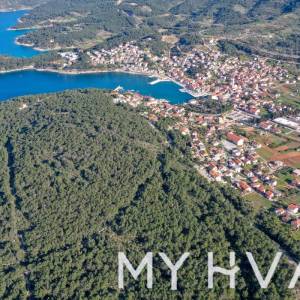 Poljoprivredno zemljište u Jelsi #3