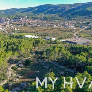 Poljoprivredno zemljište u Jelsi #1