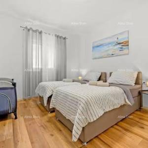 Pomer. Nova samostojeća prizemnica sa bazenom.