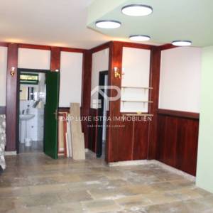 Poreč Poslovni prostor 40m2 frekventna lokacija