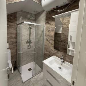 POREČ, Renovirana kamena kuća s pogledom na more