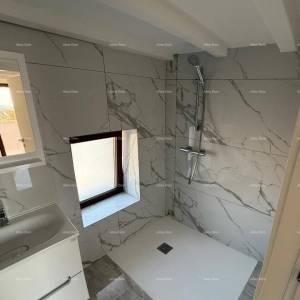 POREČ, Renovirana kamena kuća s pogledom na more