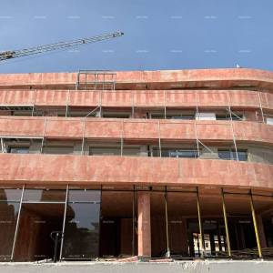 Poreč, stambeno poslovni objekt u gradnji sa apartmanima i podzemnim garažama