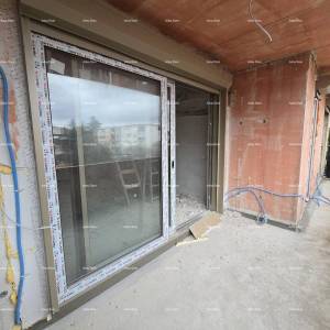 Poreč, stambeno poslovni objekt u gradnji sa apartmanima i podzemnim garažama