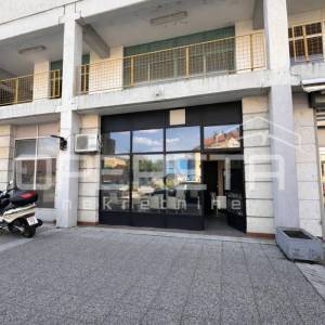 Poslovni prostor sa terasom i spremištem, tržnica i centar Oroslavja
