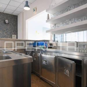 Poslovni prostor sa terasom i spremištem, tržnica i centar Oroslavja
