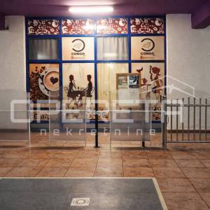 Poslovni prostor sa terasom i spremištem, tržnica i centar Oroslavja
