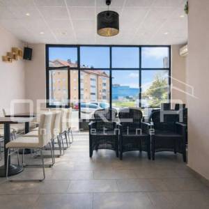 Poslovni prostor sa terasom i spremištem, tržnica i centar Oroslavja
