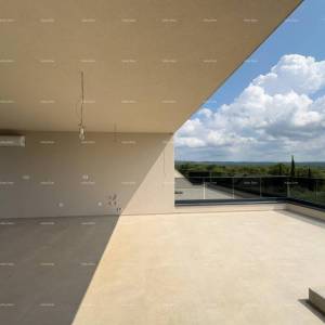 Poteč Tar. Prodajemo stan sa velikom krovnom terasom!