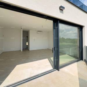 Poteč Tar. Prodajemo stan sa velikom krovnom terasom!