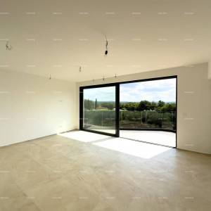 Poteč Tar. Prodajemo stan sa velikom krovnom terasom!