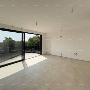 Poteč Tar. Prodajemo stan sa velikom krovnom terasom!