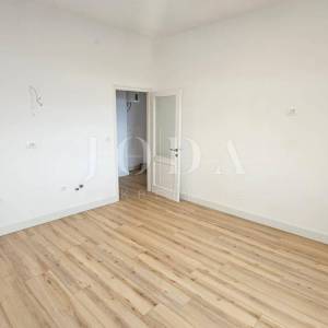 Potpuno adaptiran stan 57 m² – širi centar Novog Vinodolskog, blizu mora