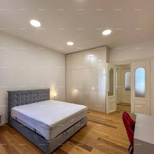 Predivan, renovirani stan u strogom centru, na gradskoj tržnici, Pula!