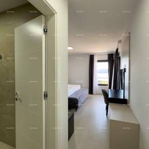 Predivan stan u Medulinu sa garažom. 100 METARA DO MORA I PLAŽE.