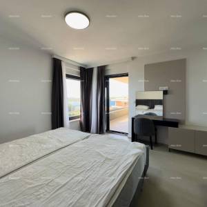 Predivan stan u Medulinu sa garažom. 100 METARA DO MORA I PLAŽE.