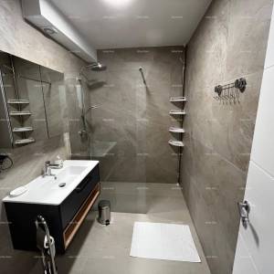 Predivan stan u Medulinu sa bazenom i garažom