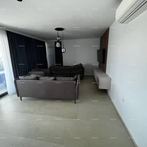 Predivan stan u Medulinu sa bazenom i garažom