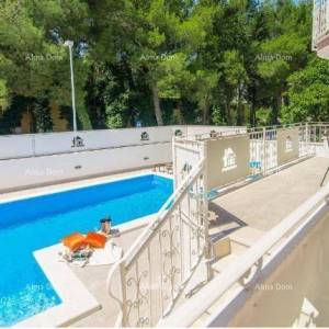 Predivna kuća u Novigradu!