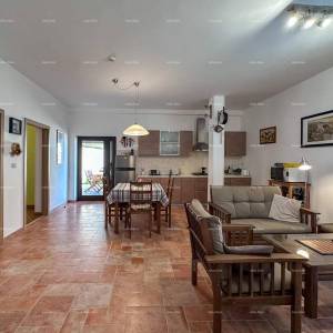 Prekrasna kuća s bazenom u Puli,  idealna za obitelj ili investiciju