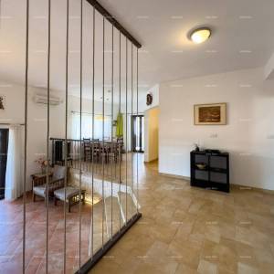 Prekrasna kuća s bazenom u Puli,  idealna za obitelj ili investiciju