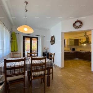 Prekrasna kuća s bazenom u Puli,  idealna za obitelj ili investiciju