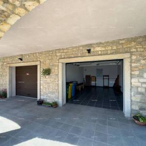 Prekrasna kuća s bazenom u Puli,  idealna za obitelj ili investiciju