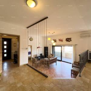 Prekrasna kuća s bazenom u Puli,  idealna za obitelj ili investiciju