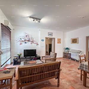 Prekrasna kuća s bazenom u Puli,  idealna za obitelj ili investiciju