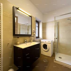 Prekrasna kuća s bazenom u Puli,  idealna za obitelj ili investiciju