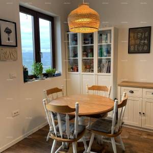 Prekrasna renovirana kuća s  pogledom i poslovnim prostorom