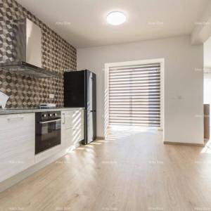 Prekrasna samostojeća kuća s bazenom u Raši, blizu mora!