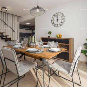 Prekrasna samostojeća kuća s bazenom u Raši, blizu mora!