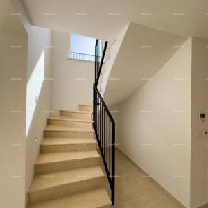 Prekrasna vila u mediteranskom stilu, Umag. Manji kompleks  sa vilama , blizina novog luksuznog kompleksa Petram Resorta....