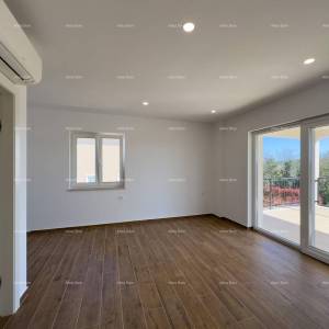 Prekrasna vila u mediteranskom stilu, Umag. Manji kompleks  sa vilama , blizina novog luksuznog kompleksa Petram Resorta....