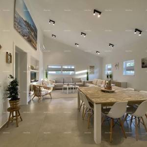 Premantura! Luksuzan stan s pogledom na more!