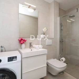 PRIVLAKA - VILLA, MORE, BAZEN, ROOFTOOP JACUZZI,TOP LOKACIJA -PRILIKA!