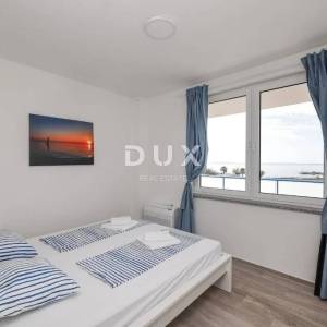 PRIVLAKA - VILLA, MORE, BAZEN, ROOFTOOP JACUZZI,TOP LOKACIJA -PRILIKA!